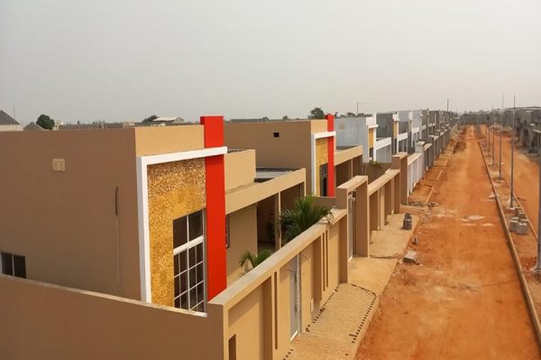 Casa T3 – Condomínio Tchissole - Imagem 2